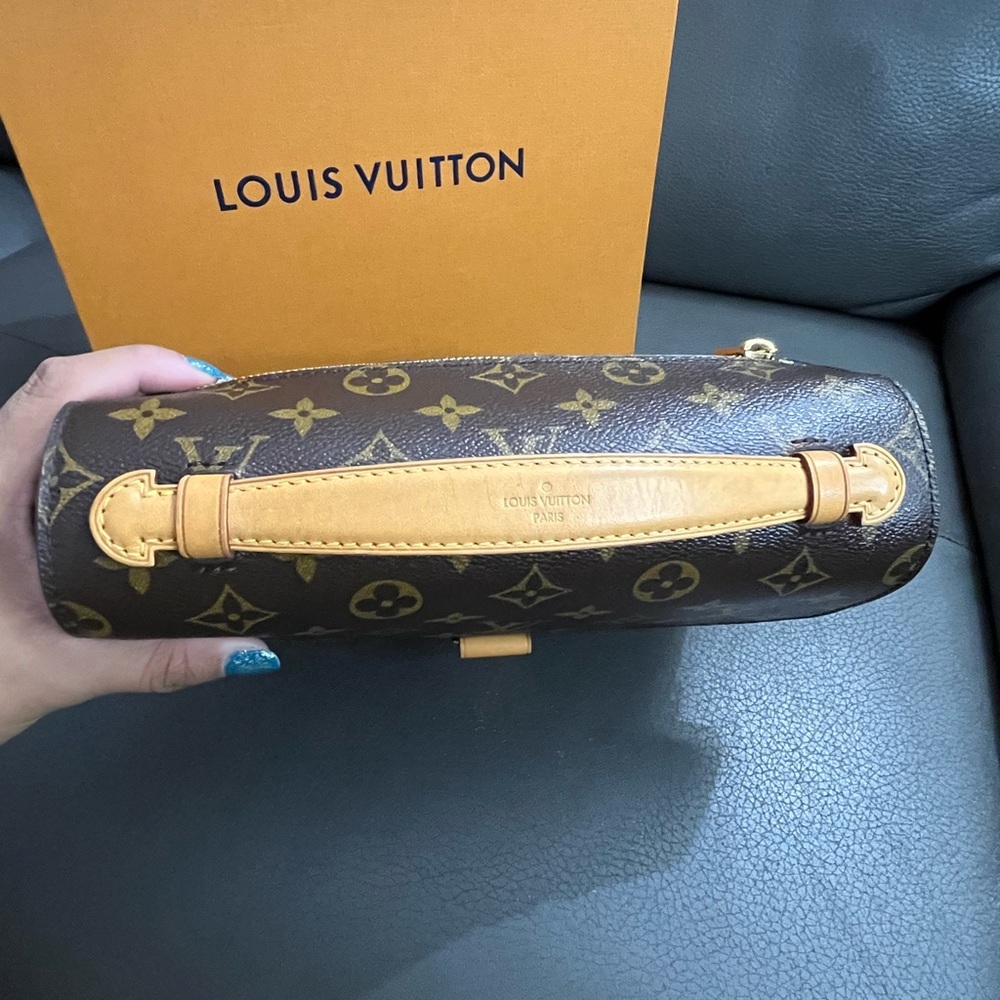 ‼️sold‼️Louis Vuitton Pochette Metis - Picture 6 of 16